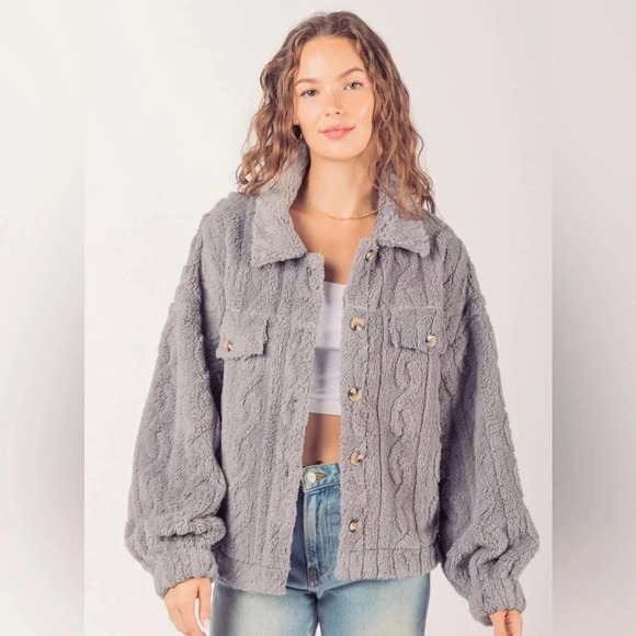 NWT Boutique New In Large Gray Cable Pattern Soft Fleece Fur Jacket Shacket New - Picture 1 of 6